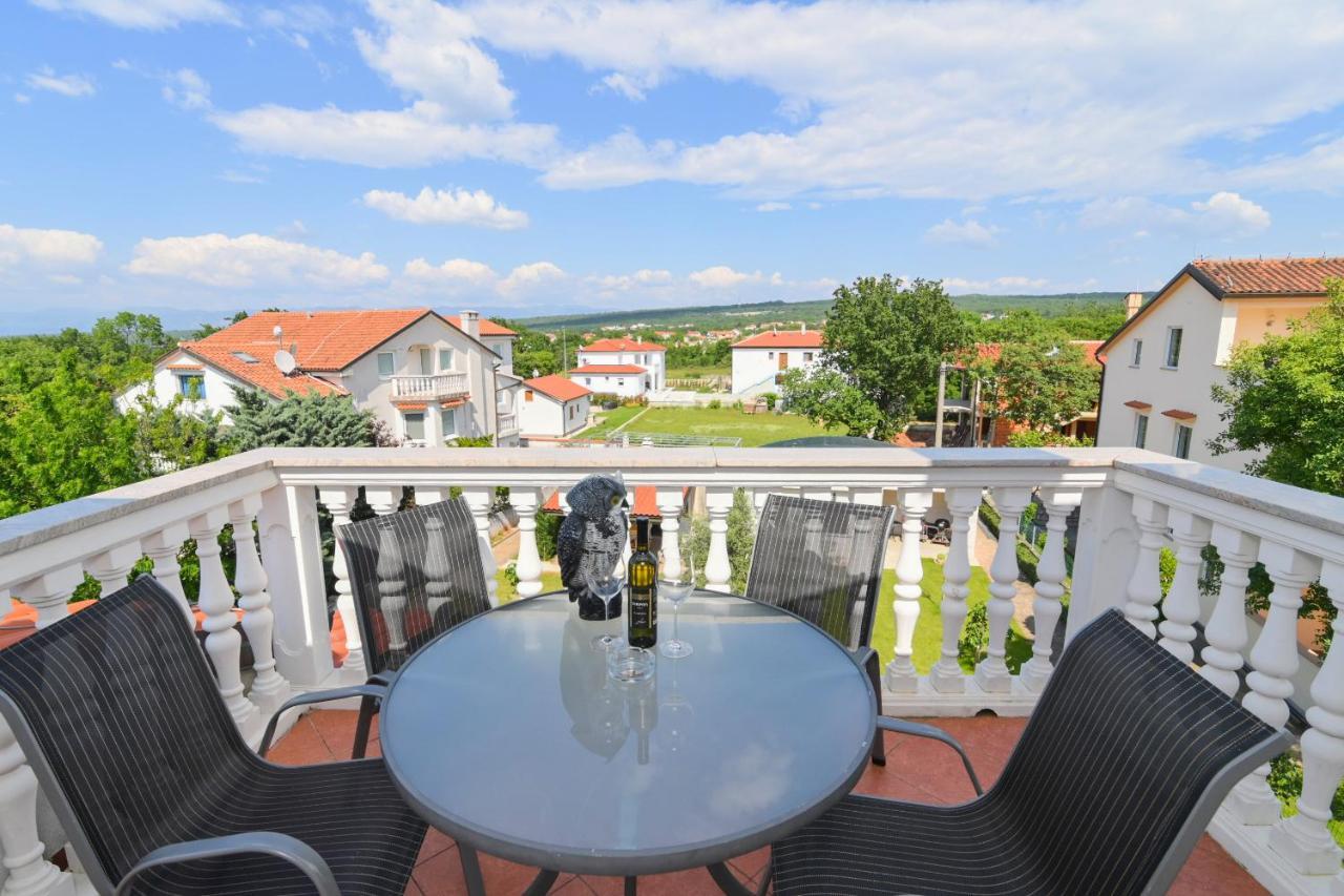 Apartments Basic Sveti Anton 88 Malinska Exterior foto