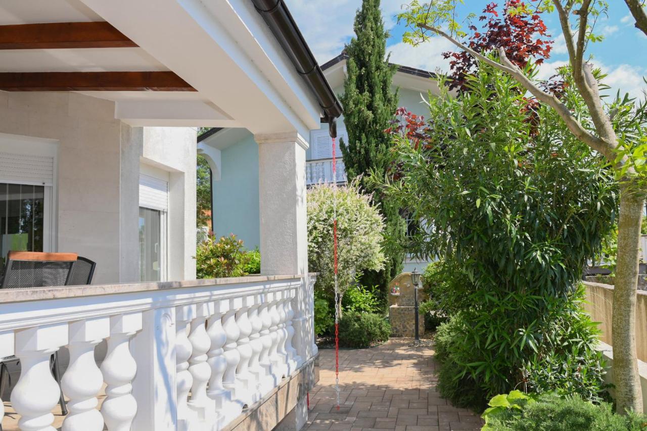 Apartments Basic Sveti Anton 88 Malinska Exterior foto