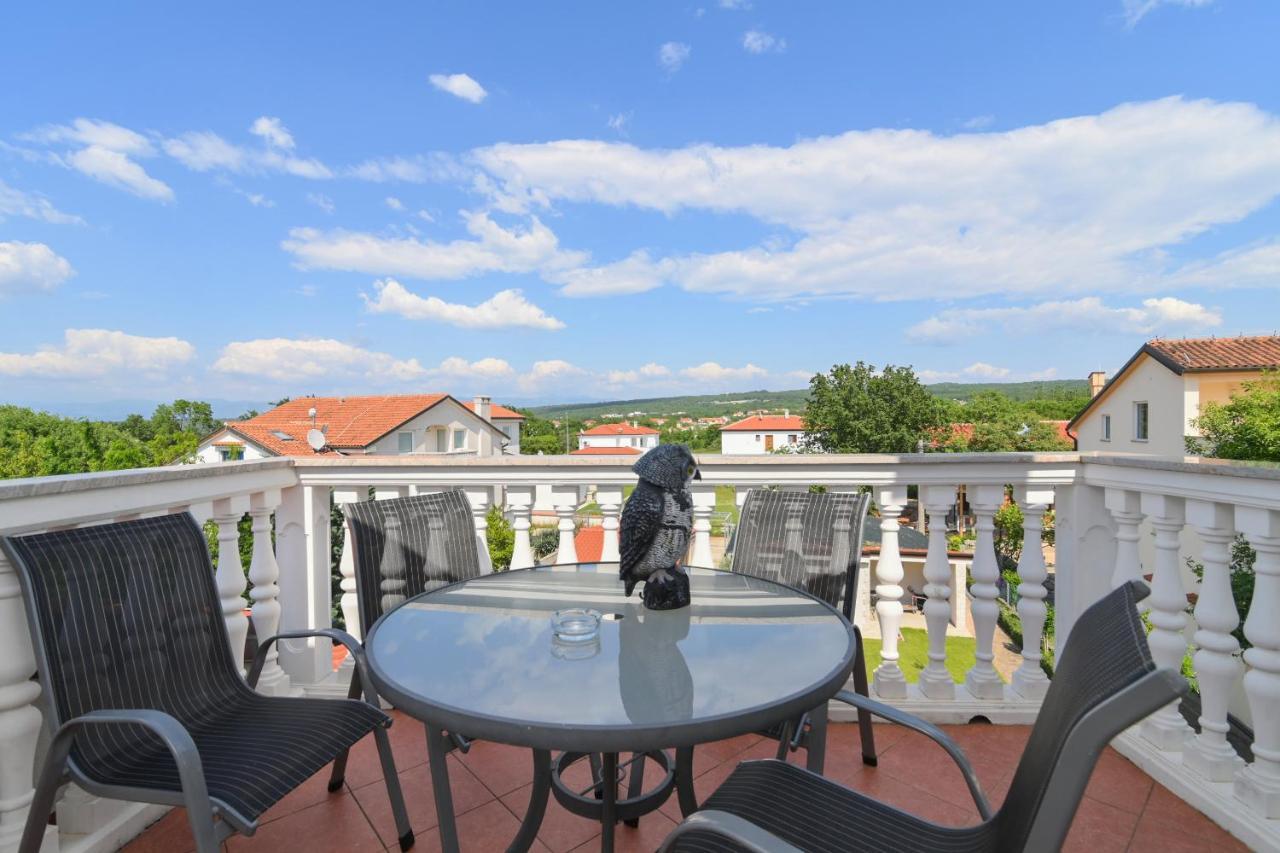 Apartments Basic Sveti Anton 88 Malinska Exterior foto